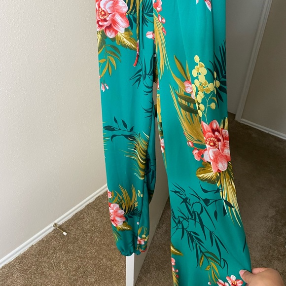 Floral jumpsuit - Picture 2 of 2